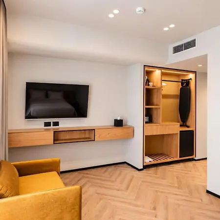Lafe Hotel